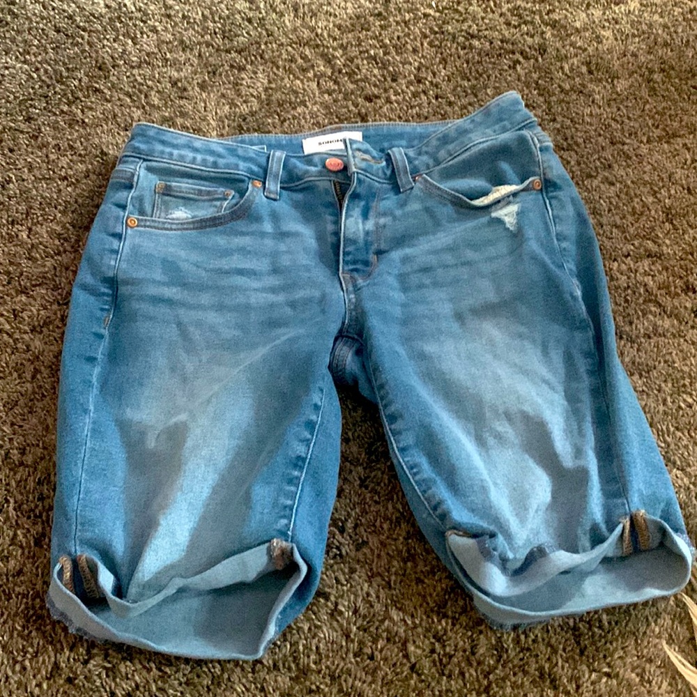 Sonoma Blue Jean Shorts! Women’s size 4. Only worn once! Very comfortable!